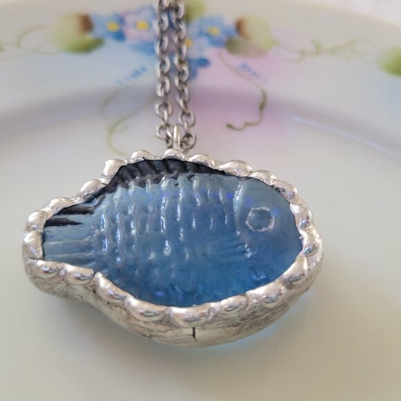 Blue Glass Fish Soldered Pendant Necklace - Picture 2 of 5